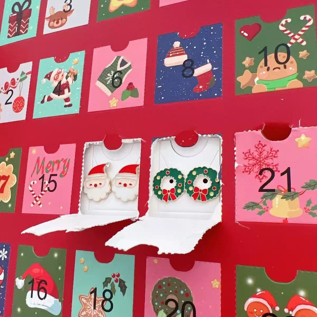 Advent calendar with Christmas-themed jewelry