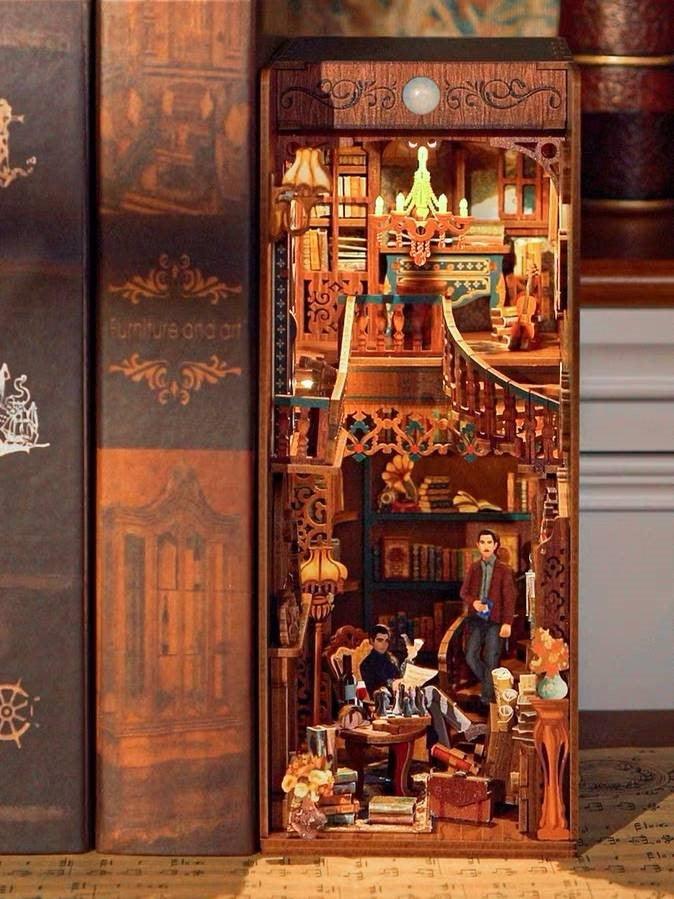 Sherlock Holmes Detective Agency DIY Book Nook Kit - Bookshelf Insert Diorama - 3D Wooden Bookend - Miniature Crafts