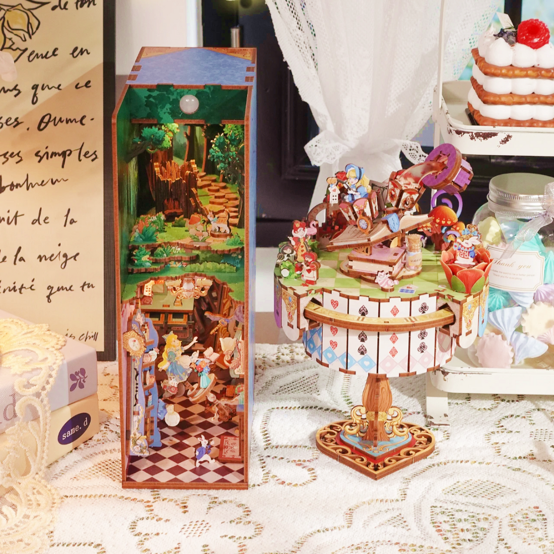Falling Down the Rabbit Hole : Alice in Wonderland-Themed Miniature Crafts