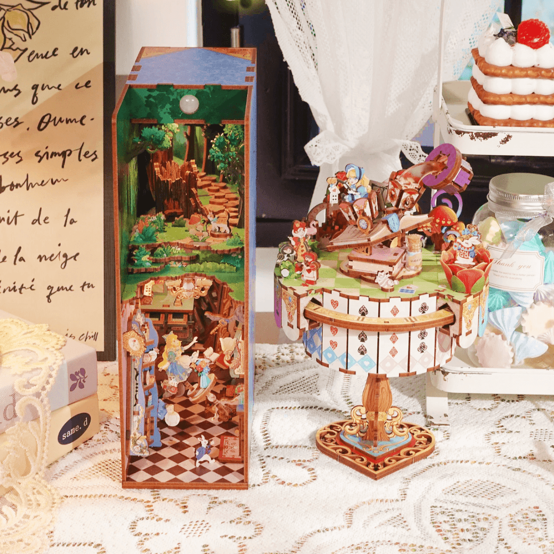 Falling Down the Rabbit Hole : Alice in Wonderland-Themed Miniature Crafts