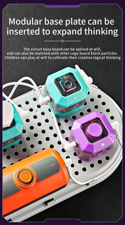 Modular base plate with colorful building blocks
