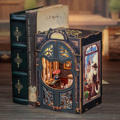 Count Cat's Study DIY Book Nook Kit, a miniature crafts with retro detailed scenes, openable door, and easy snap-in design, perfect for bookend lovers, model building lovers, dollhouse collectors, A great DIY project for reading lovers, and perfect for bookshelf insert decor.