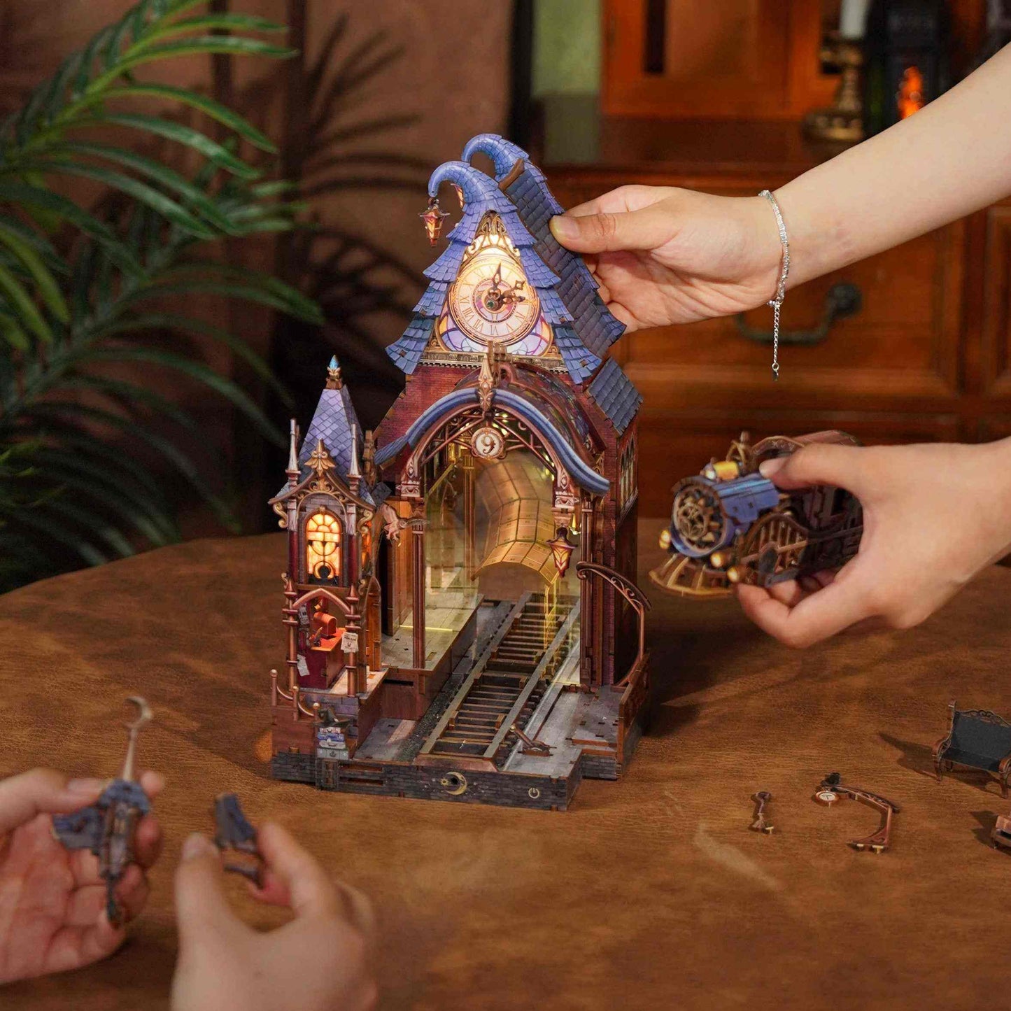 Magic Platform DIY Book Nook – Wizard Train Station Fantasy Kit