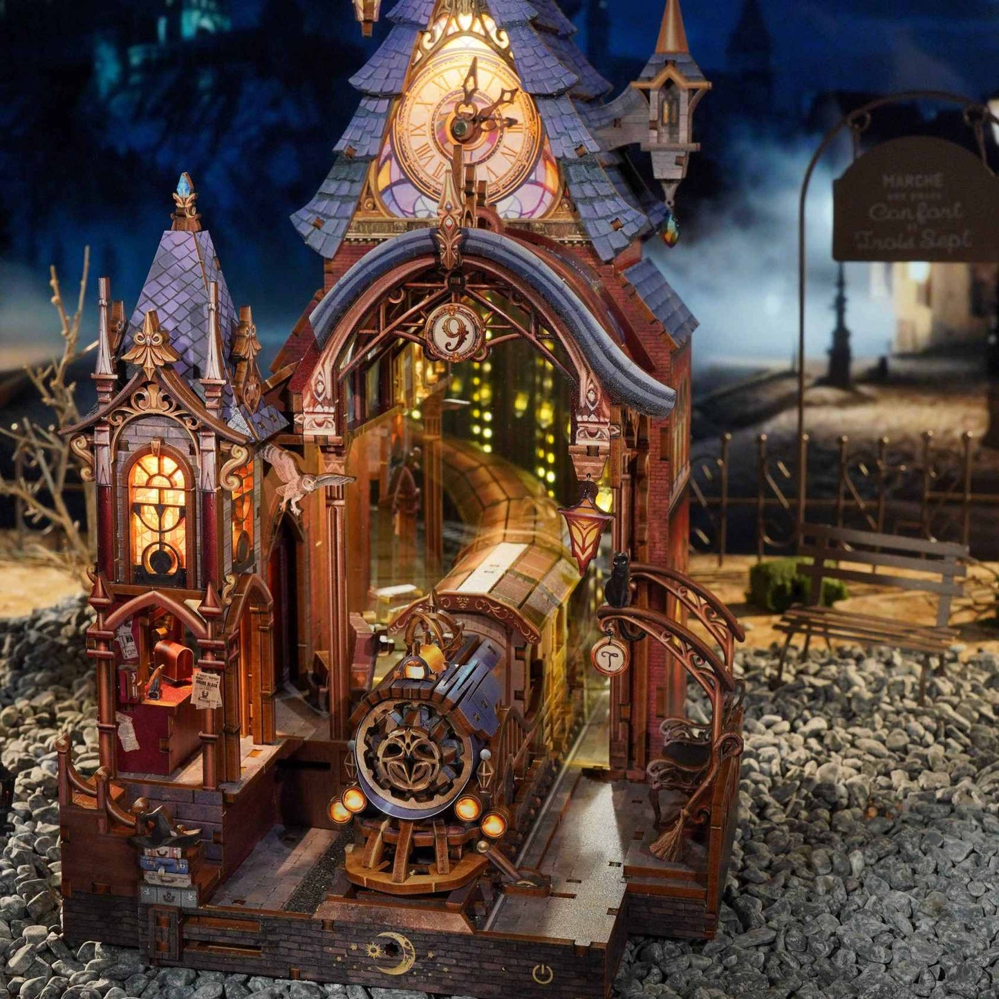 Magic Platform DIY Book Nook – Wizard Train Station Fantasy Kit