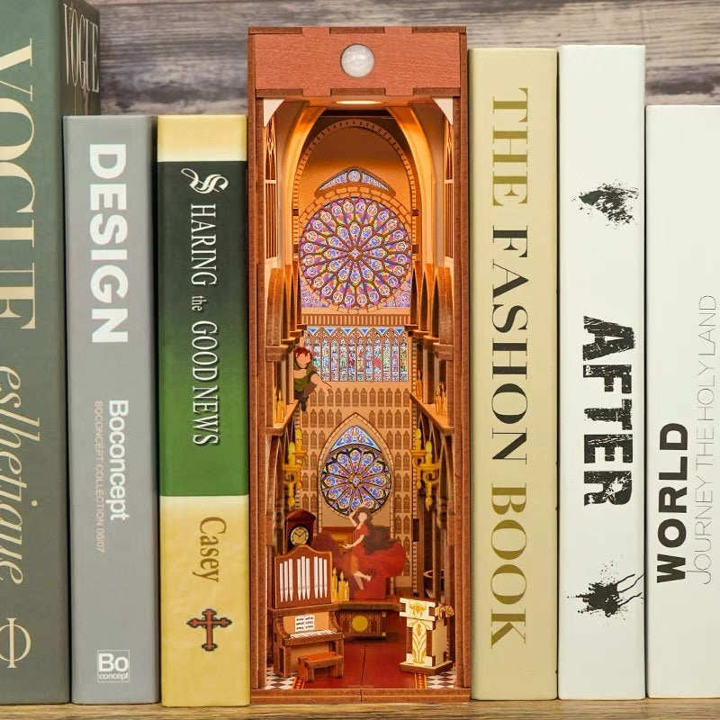 Notre Dame De Paris DIY Book Nook Kit - 3D Wooden Bookend - French Bookshelf Insert Diorama - Miniature Crafts