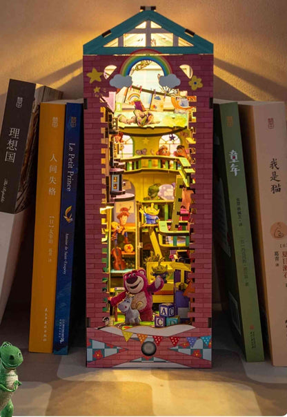 Toy Story DIY Book Nook Kit, a miniature crafts inspired by the film "Toy Story", perfect for 3D puzzles bookend lovers, model building lovers, dollhouse collectors, bookshelf insert decor, A great DIY project for Toy Story fans.