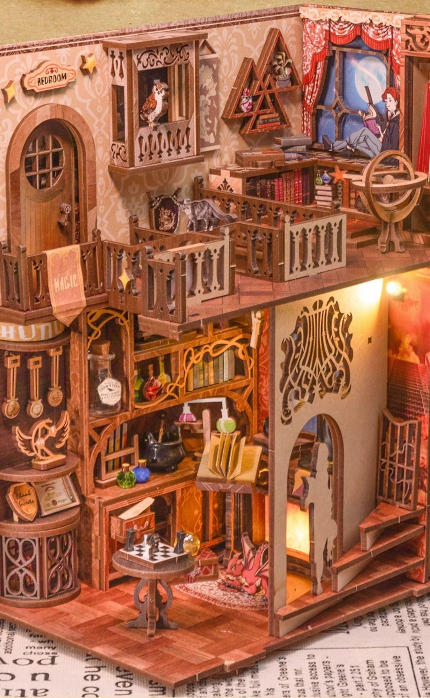 Flame Common Room, DIY Wizard Book Nook, Harry Potter Inspired Bookshelf  Insert