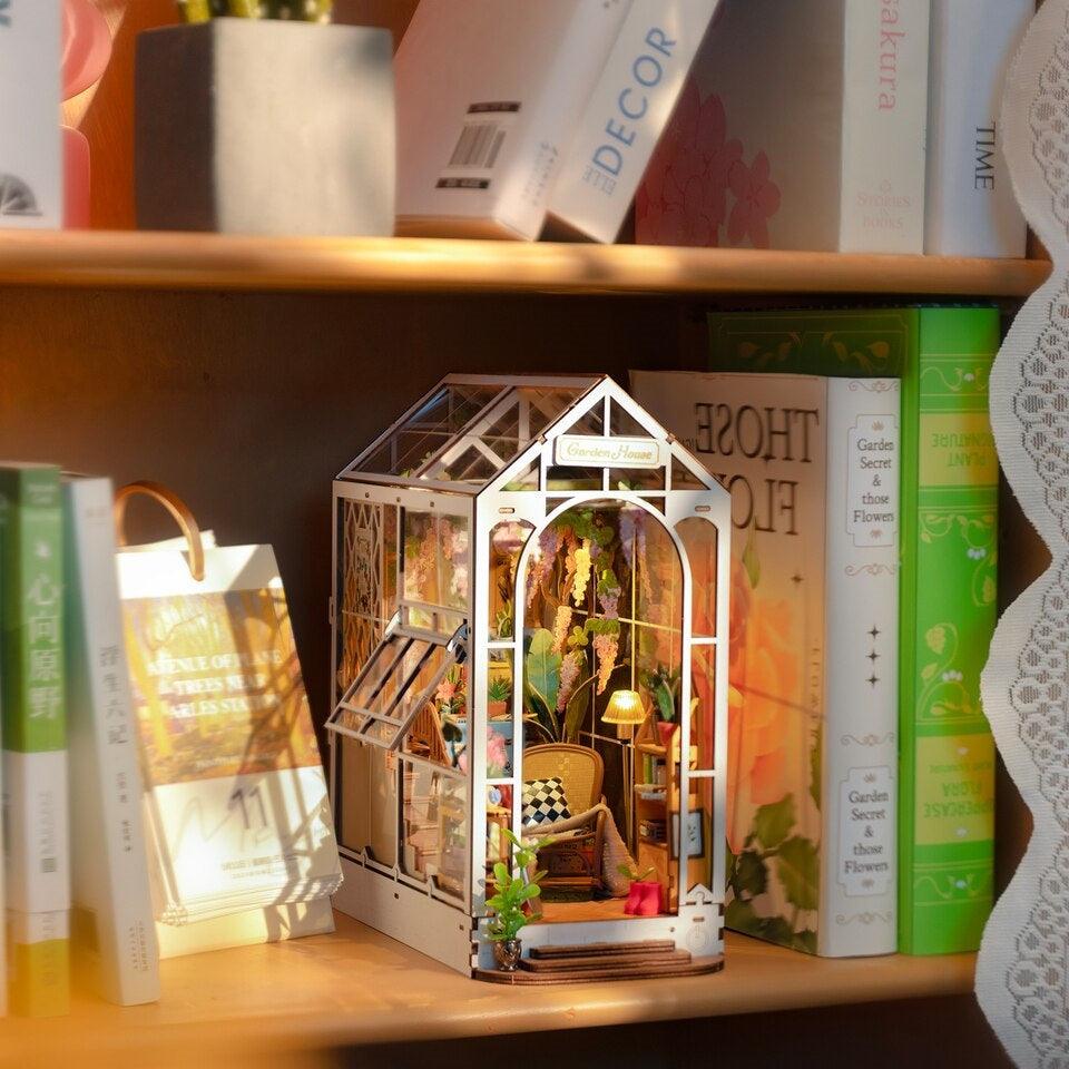 Alley Book Nook Bookshelf Insert Decorative Dollhouse Booknook Model  Building Kit Bookcase Book Stand for Home Office Bookstore  Decoration，Japanese Book Stand 