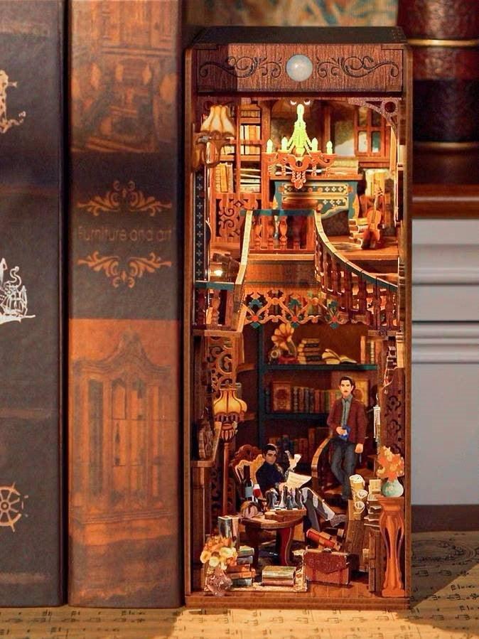 Sherlock Holmes Detective Agency DIY Book Nook Kit - Bookshelf
